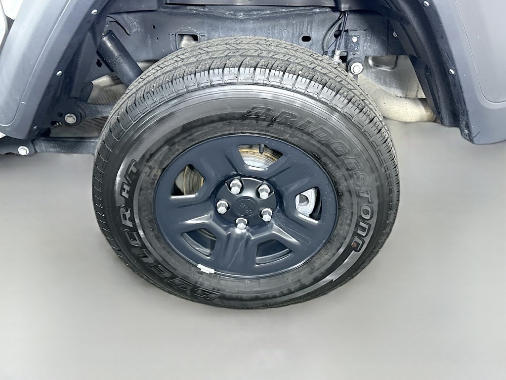 Used 2024 Jeep Gladiator Sport AWD/4WD image 33