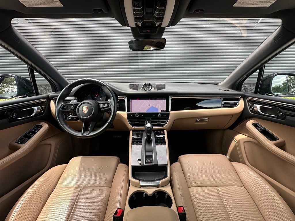 Certified 2023 Porsche Macan AWD/4WD image 6