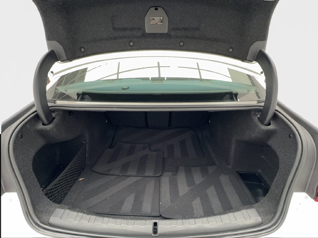 Used 2025 BMW 330i Sedan RWD image 19