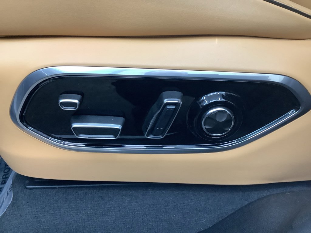 Used 2023 Jeep Grand Cherokee Summit w/ Luxury Tech Group V image 15