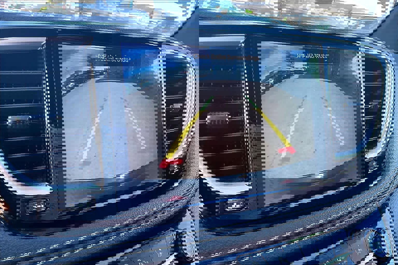 Used 2023 Chrysler Pacifica Touring image 26