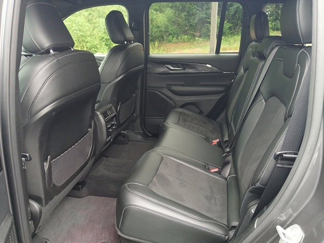 Certified 2023 Jeep Grand Cherokee Altitude image 12