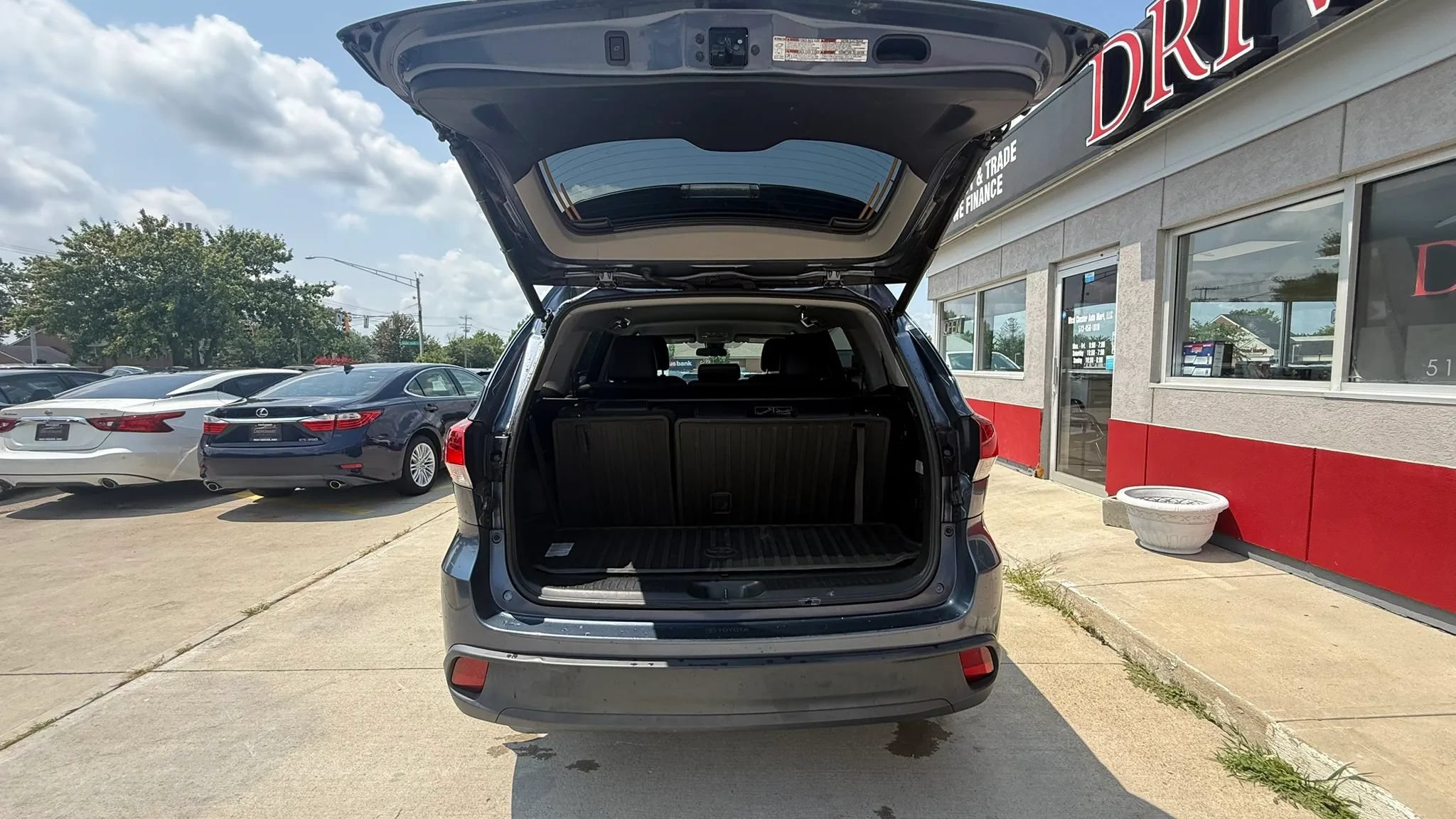 Used 2017 Toyota Highlander Plus AWD/4WD image 22