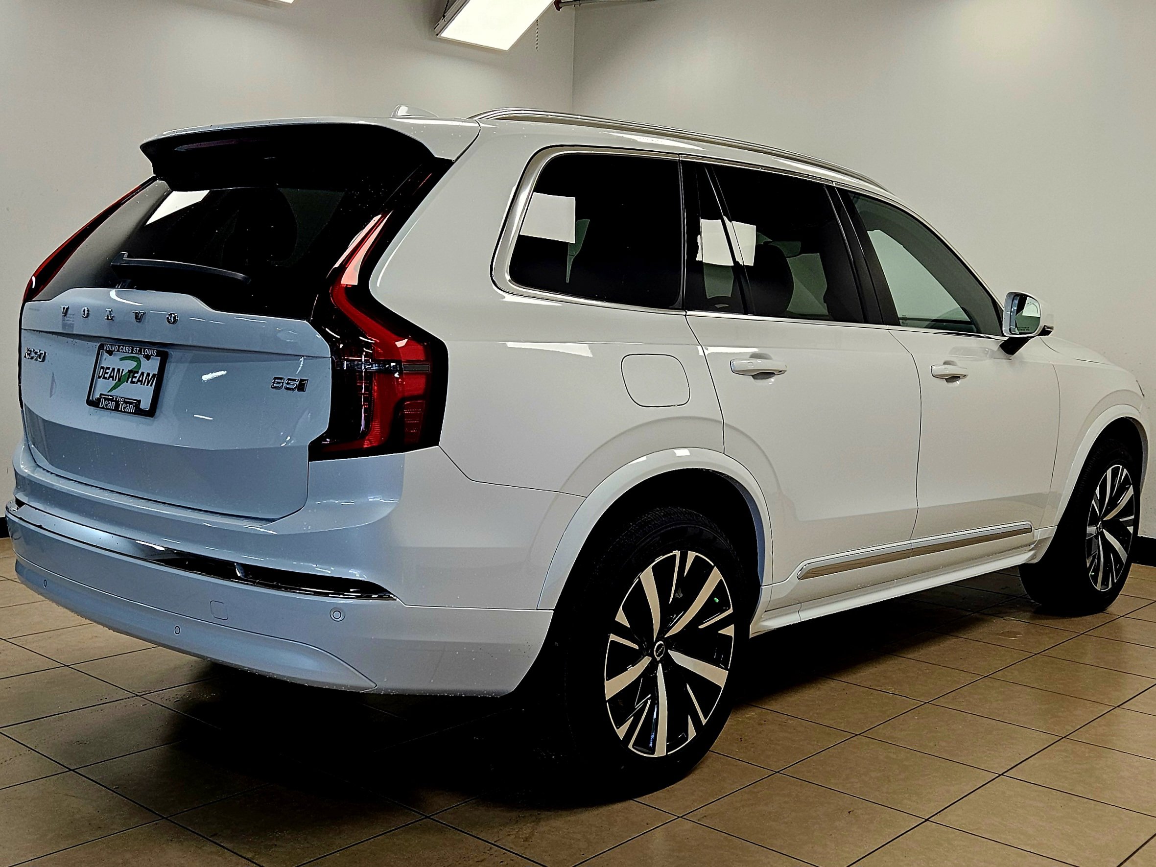 New 2026 Volvo XC90 B5 Core image 5