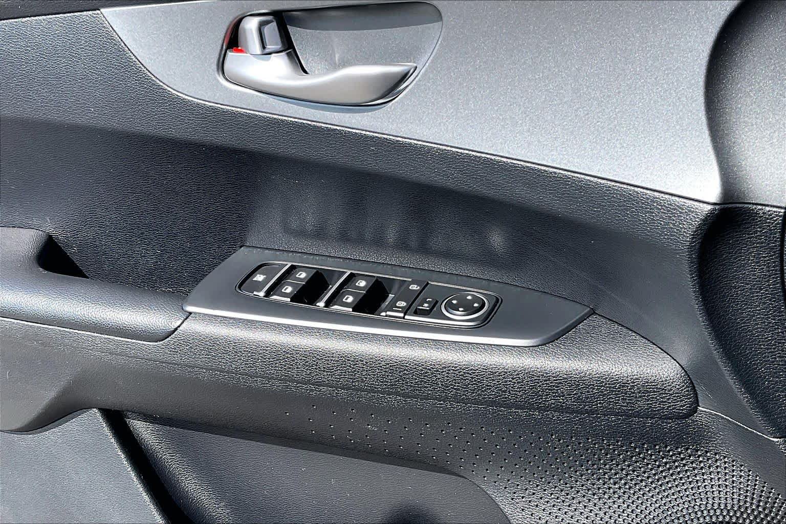 Used 2019 Kia Forte LXS FWD image 32
