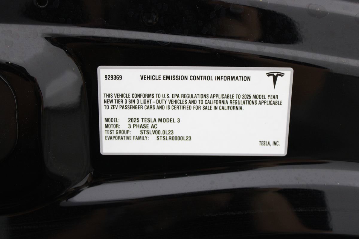 Used 2025 Tesla Model 3 Long Range AWD/4WD image 32