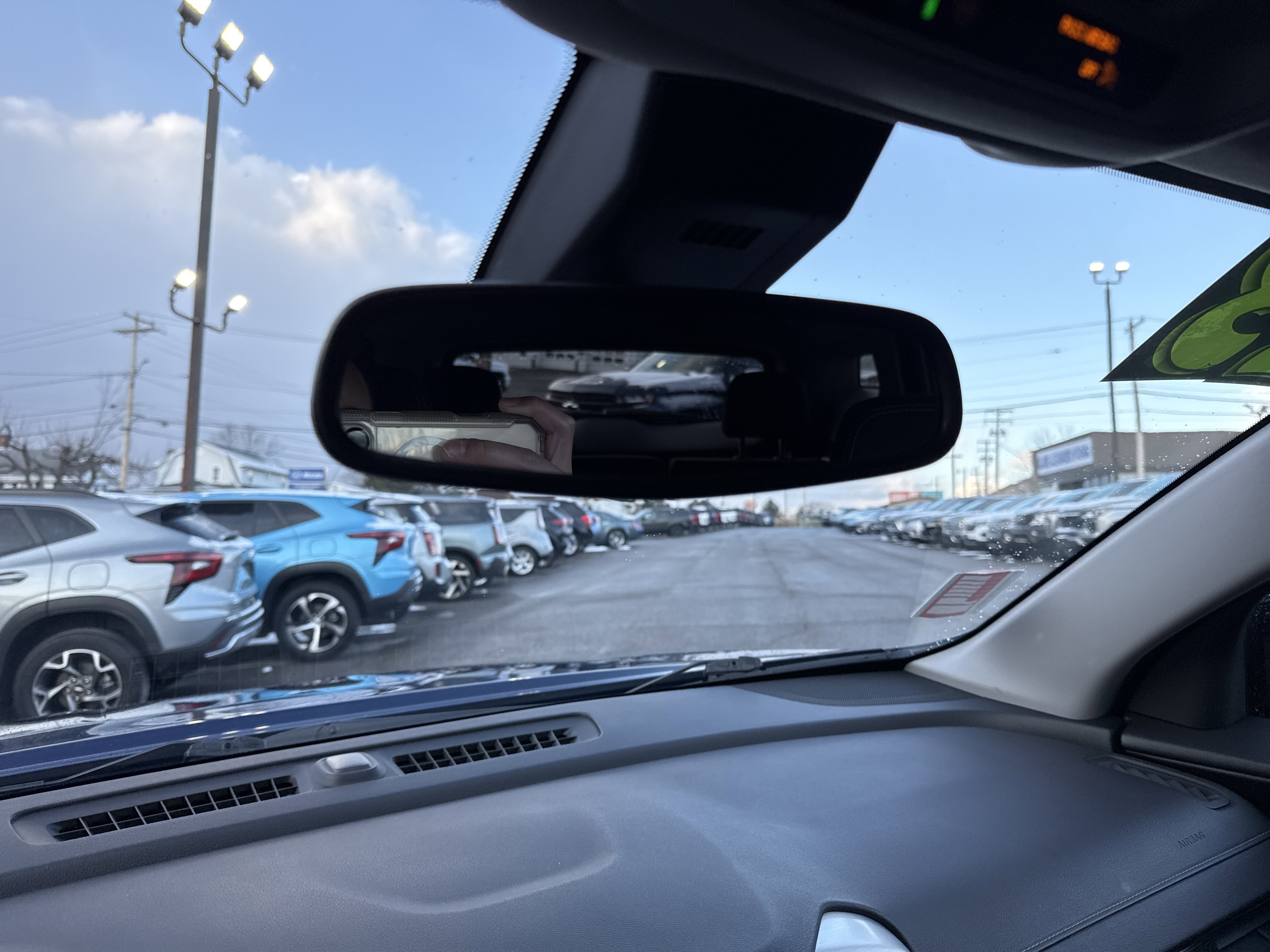 Used 2023 GMC Terrain SLE w/ Driver Convenience Package image 25