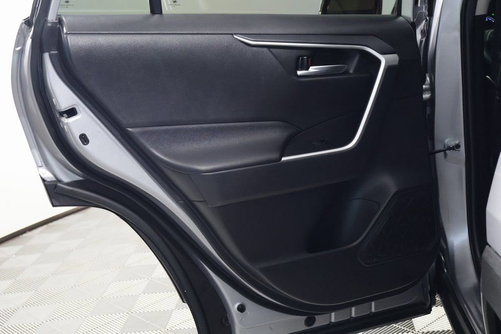 Used 2021 Toyota RAV4 XLE image 13