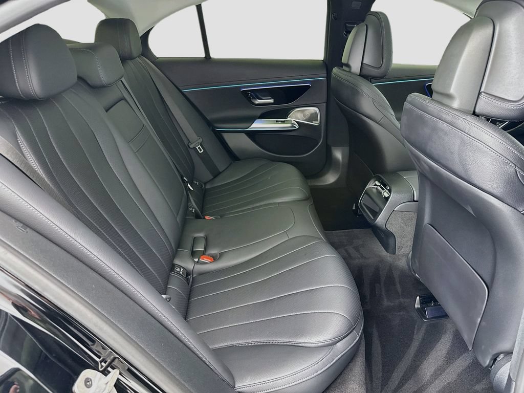 Used 2024 Mercedes-Benz E 350 4MATIC Sedan image 21