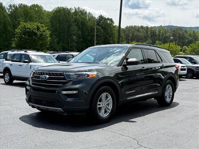 Used 2023 Ford Explorer XLT w/ Equipment Group 202A RWD image 8