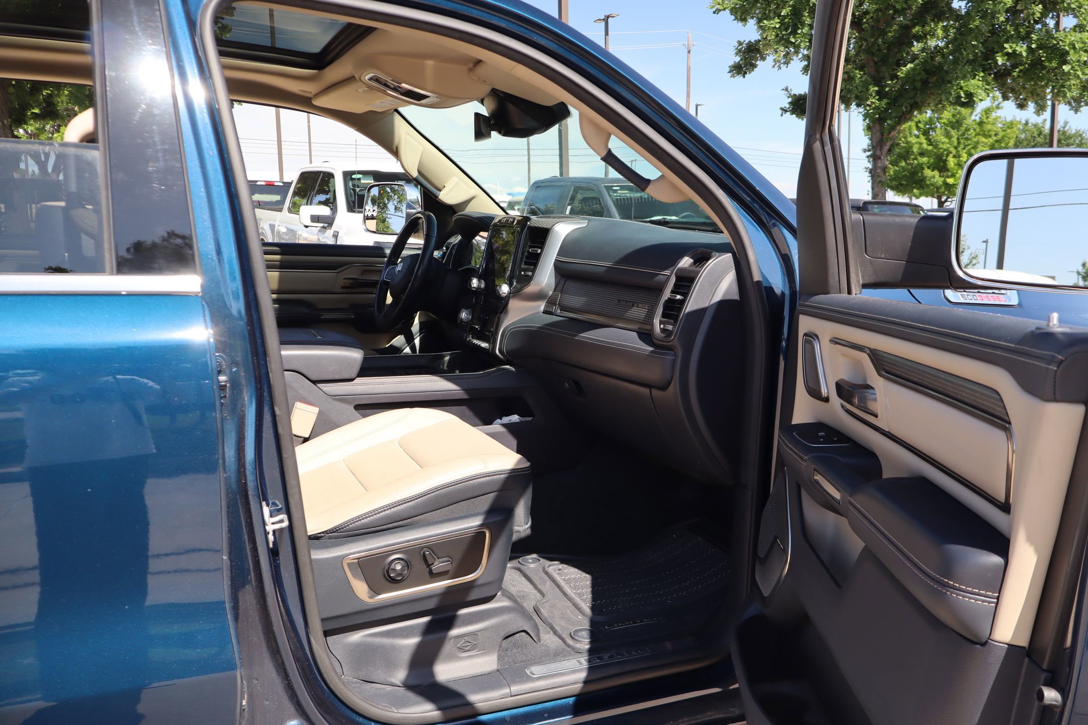Used 2020 RAM 1500 Limited AWD/4WD image 32