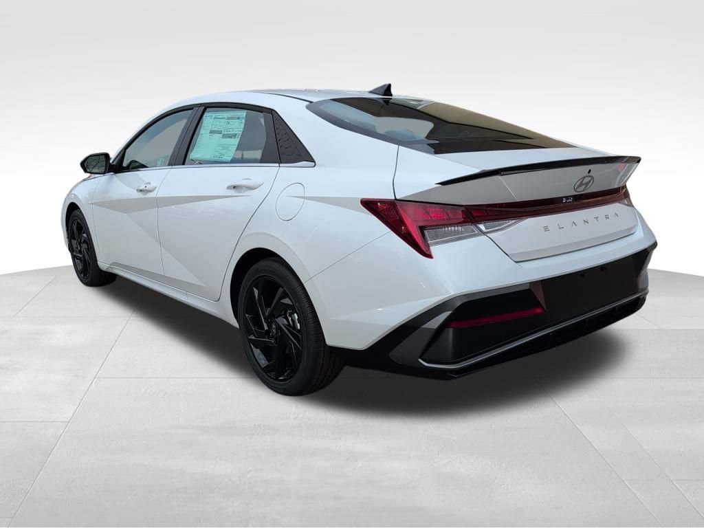 New 2026 Hyundai Elantra SEL Sport image 5