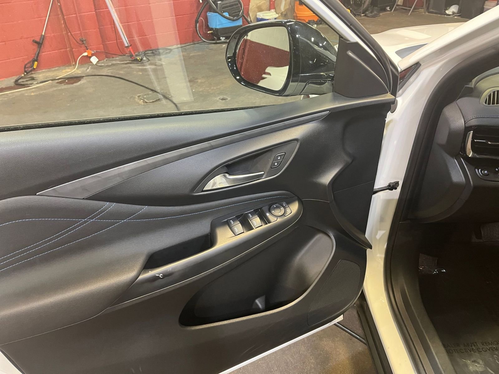 Used 2025 Buick Envista Sport Touring image 20