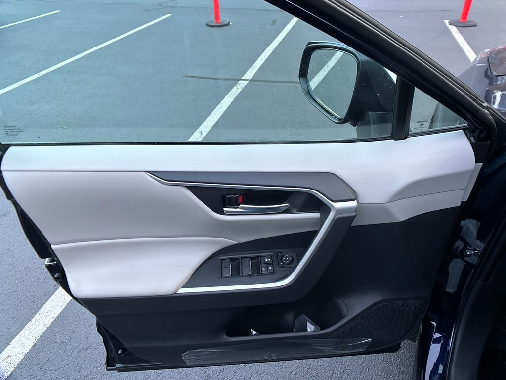 New 2025 Toyota RAV4 XLE w/ Convenience Package image 11