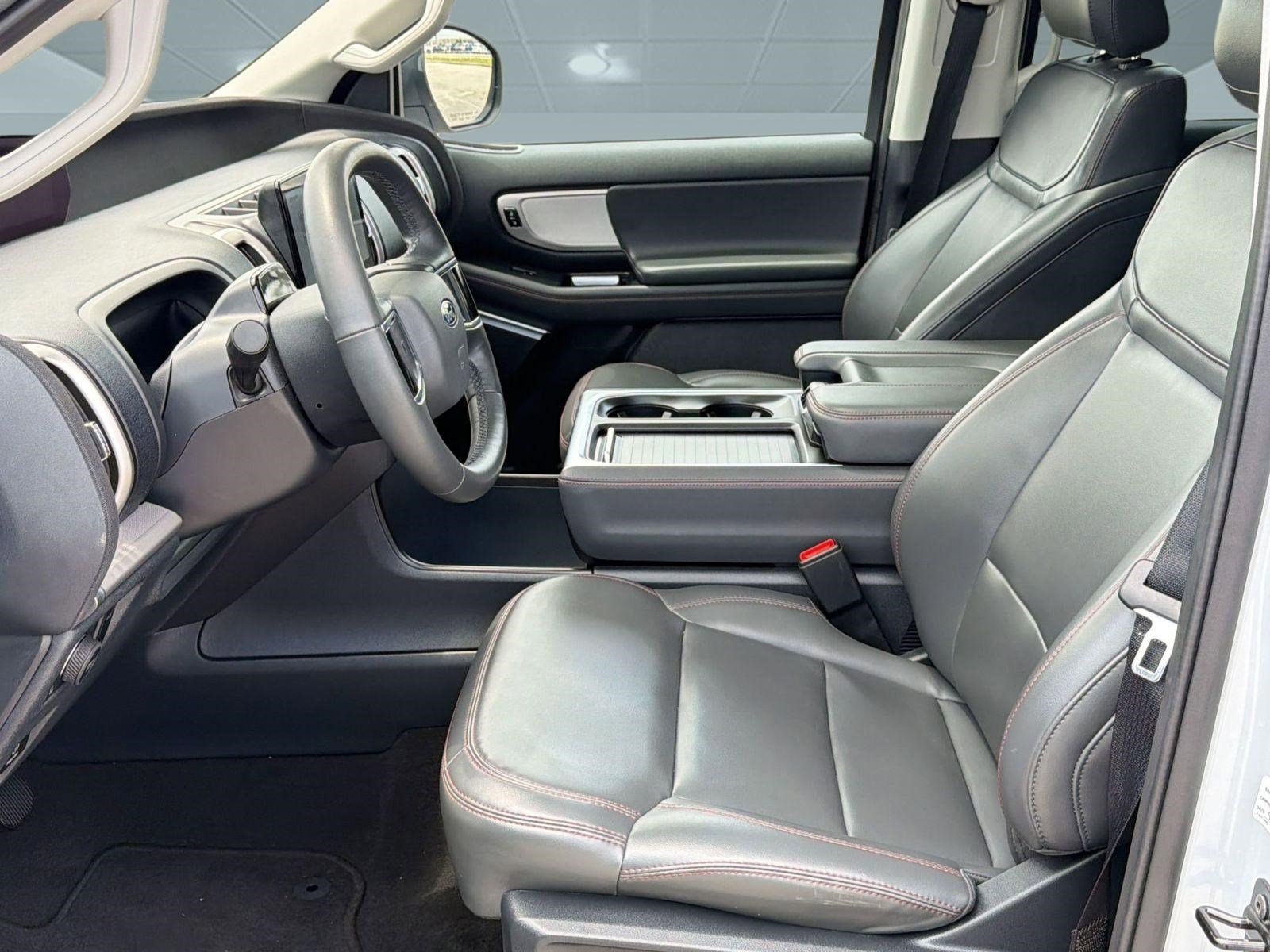 Certified 2025 Ford Expedition Max Active AWD/4WD image 5