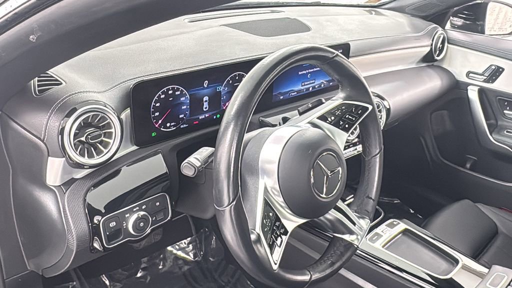 Used 2025 Mercedes-Benz CLA 250 4MATIC image 35
