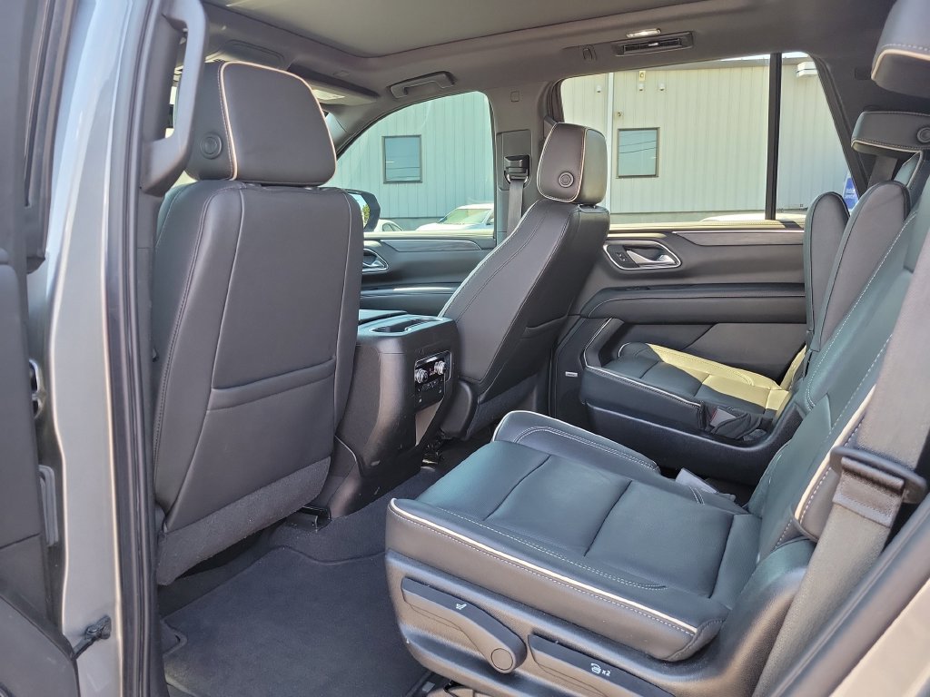 Used 2021 GMC Yukon SLT w/ SLT Premium Package AWD/4WD image 18