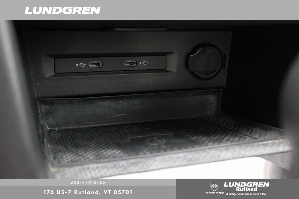 Used 2024 Volkswagen Taos SE w/ Panoramic Sunroof Package image 29