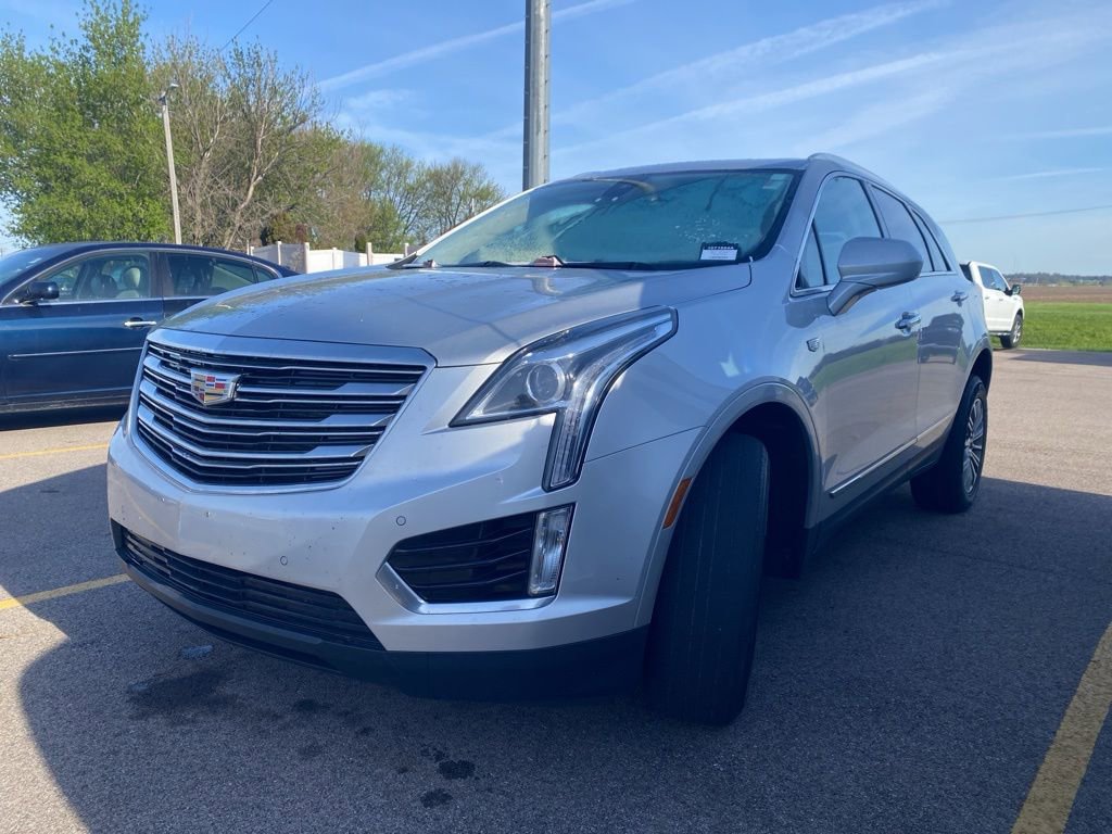 Used 2018 Cadillac XT5 Luxury w/ Driver Awareness Package AWD/4WD image 16