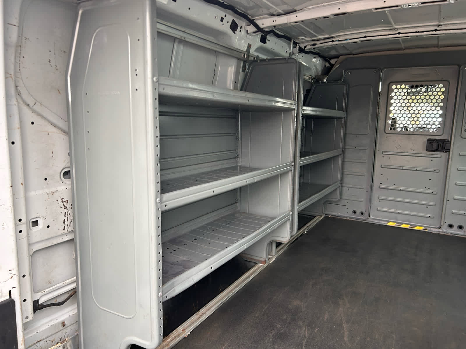 Used 2015 Ford Transit 250 130 Low Roof image 21