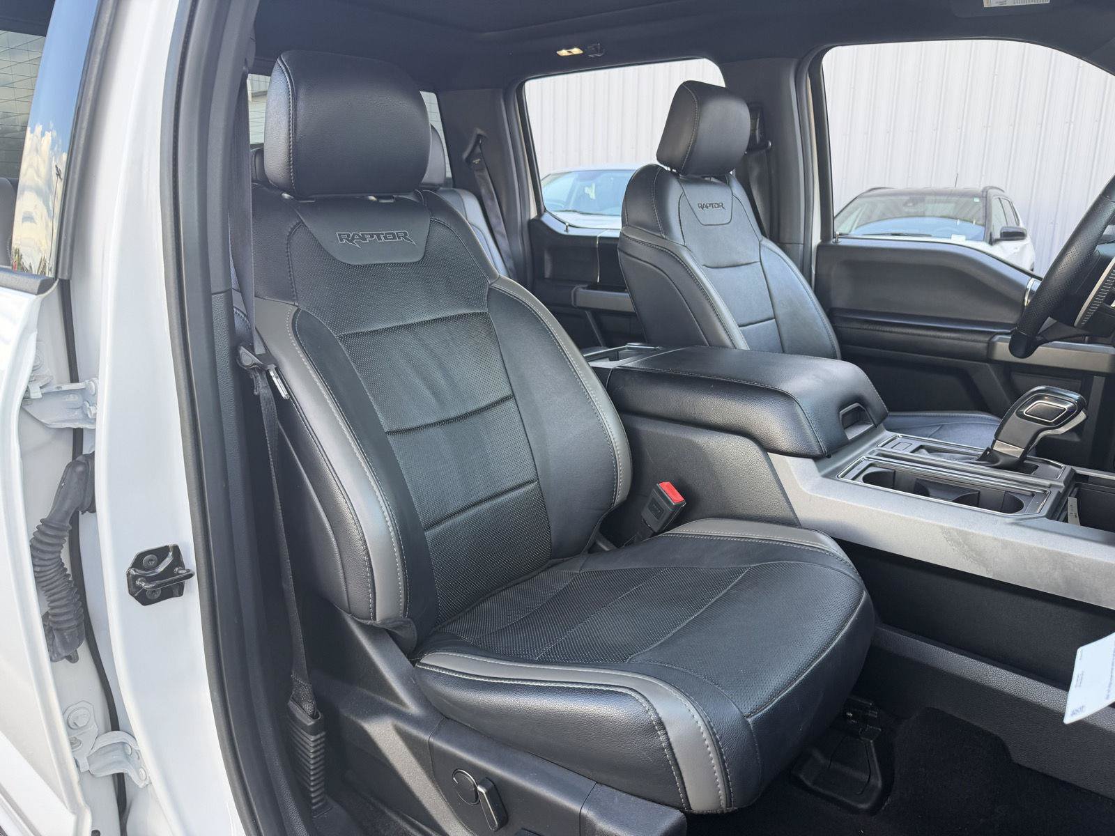 Used 2018 Ford F150 Raptor w/ Equipment Group 802A Luxury AWD/4WD image 22