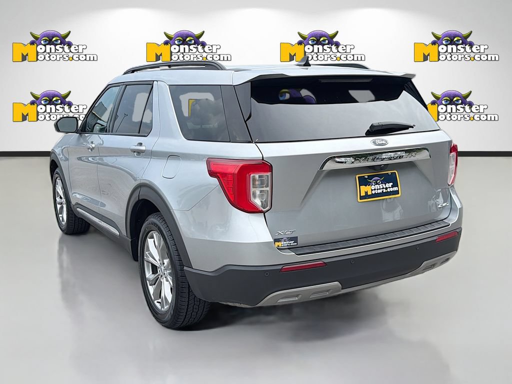 Used 2023 Ford Explorer XLT AWD/4WD image 7