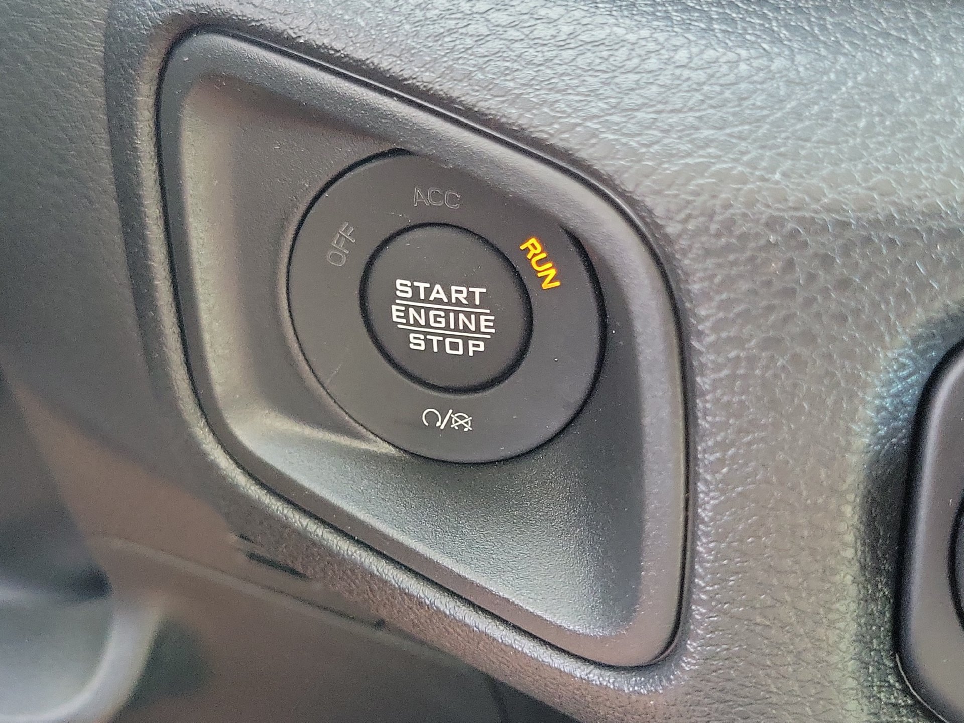 New 2026 Jeep Gladiator Sport AWD/4WD image 9