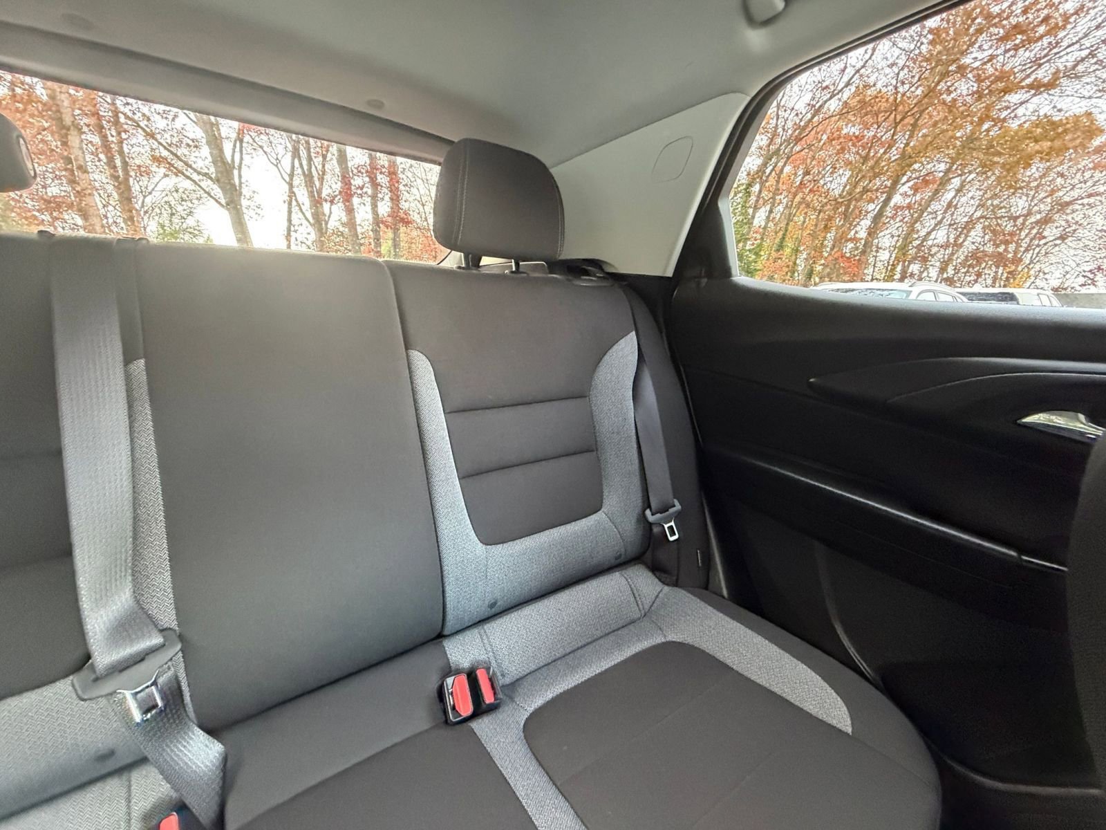 Used 2025 Chevrolet TrailBlazer LT image 35