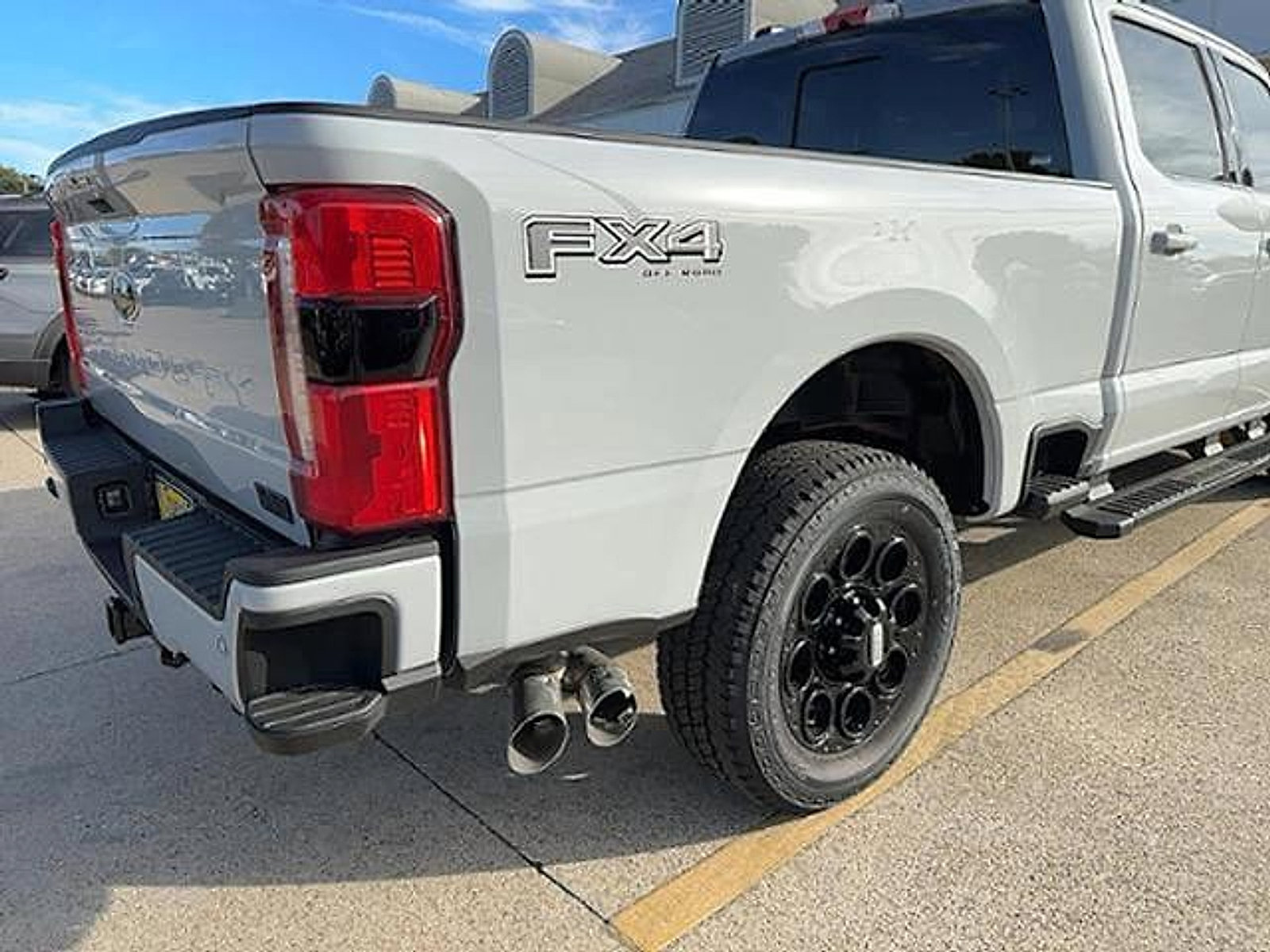 New 2026 Ford F250 XLT w/ XLT Premium Package AWD/4WD image 8
