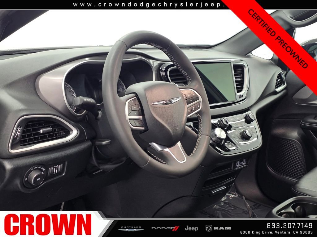 Certified 2025 Chrysler Pacifica Select image 23