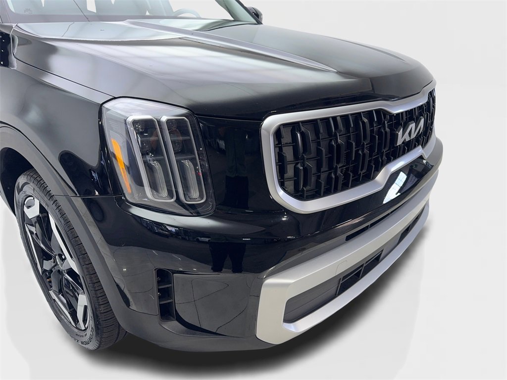 Used 2025 Kia Telluride EX w/ EX Captain's Chair Package image 17