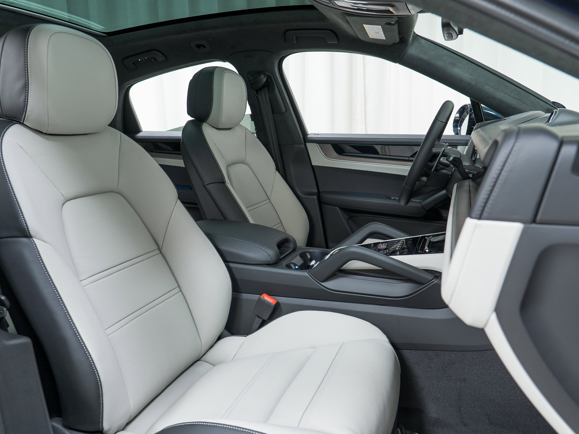 New 2026 Porsche Cayenne Turbo image 28