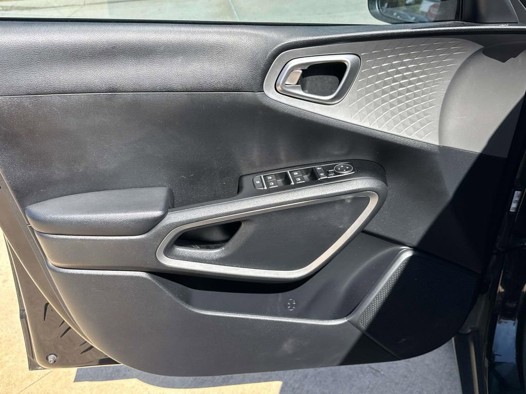 Used 2021 Kia Soul LX FWD image 22
