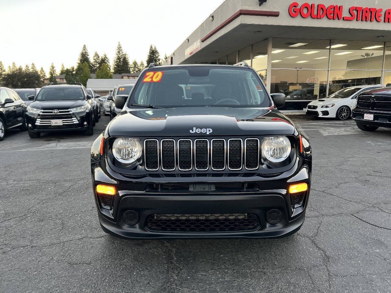 Used 2020 Jeep Renegade Sport w/ Sport Appearance Group AWD/4WD image 2