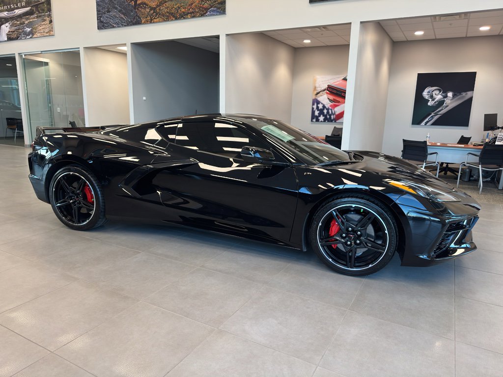 Used 2023 Chevrolet Corvette Stingray Coupe w/ 1LT image 3