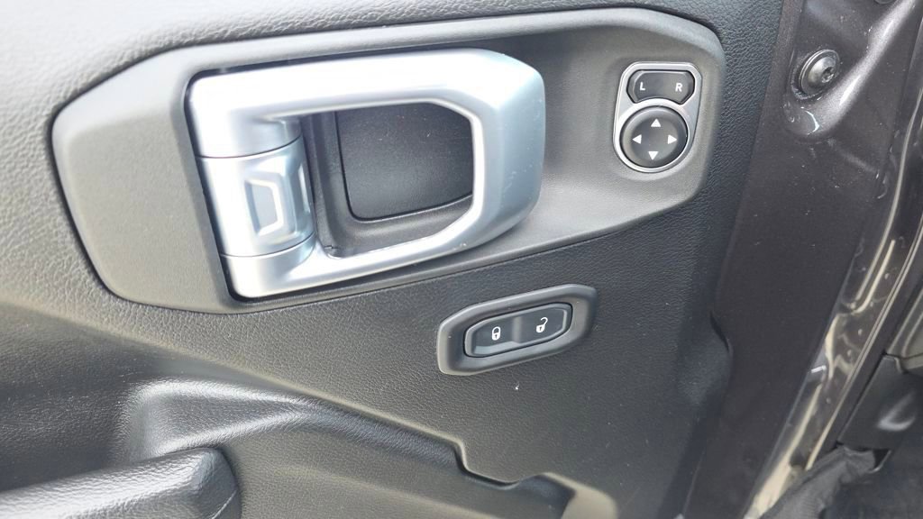 Used 2022 Jeep Wrangler Unlimited Sport image 23