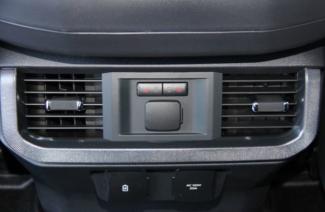 Used 2025 Ford F150 Platinum AWD/4WD image 44