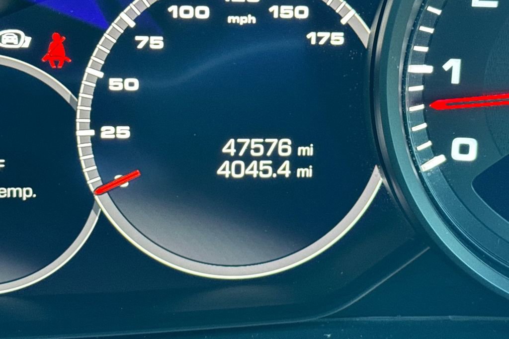 Used 2021 Porsche Cayenne Coupe image 32