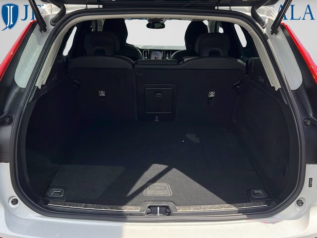 Used 2024 Volvo XC60 B5 Plus w/ Climate Package AWD/4WD image 12