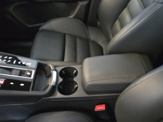 Used 2025 Porsche Macan AWD/4WD image 21