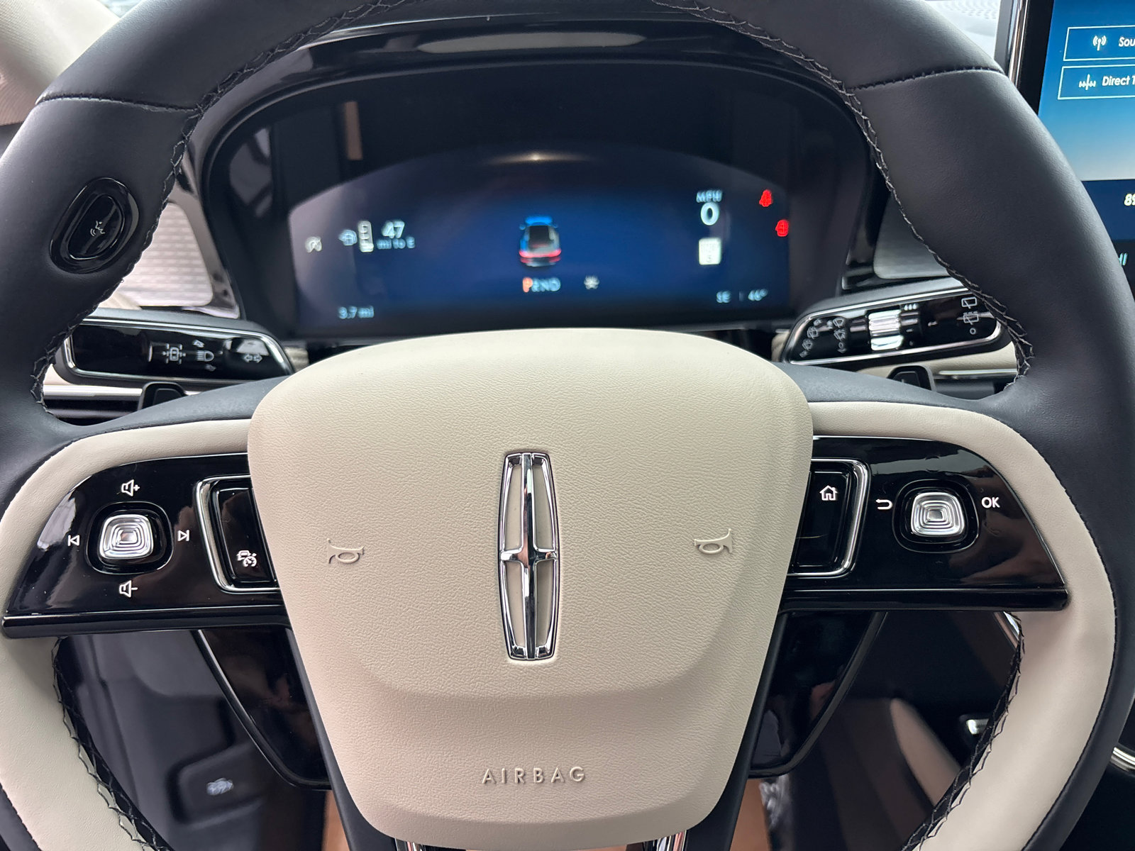 New 2026 Lincoln Corsair Premiere image 16