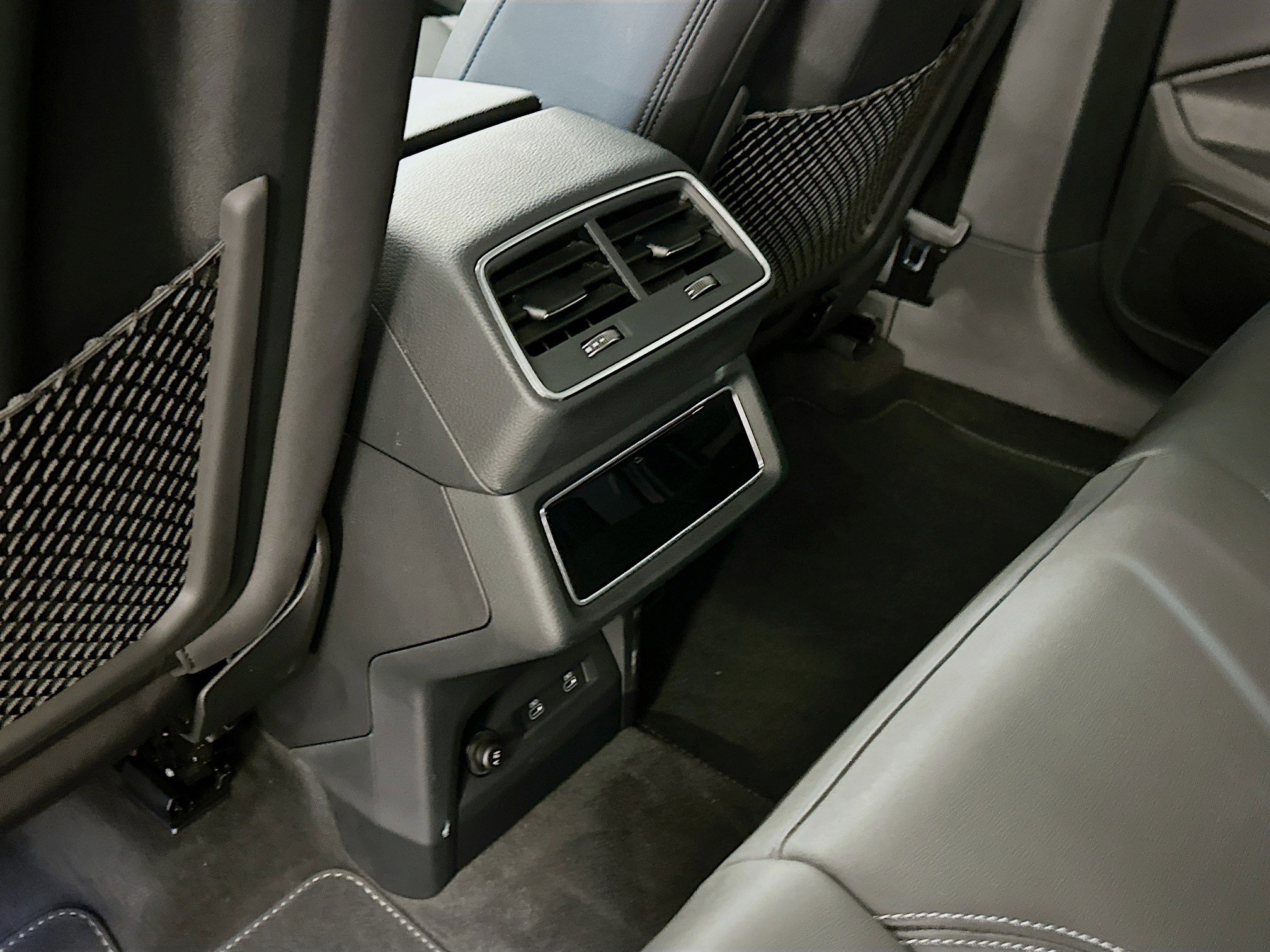 Used 2022 Audi e-tron Premium image 29