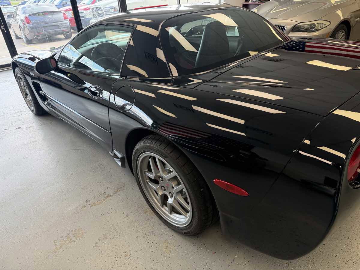 Used 2002 Chevrolet Corvette Z06 w/ Memory Pkg RWD image 5