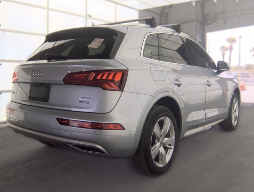Used 2018 Audi Q5 2.0T Premium Plus w/ Premium Plus Package AWD/4WD image 2