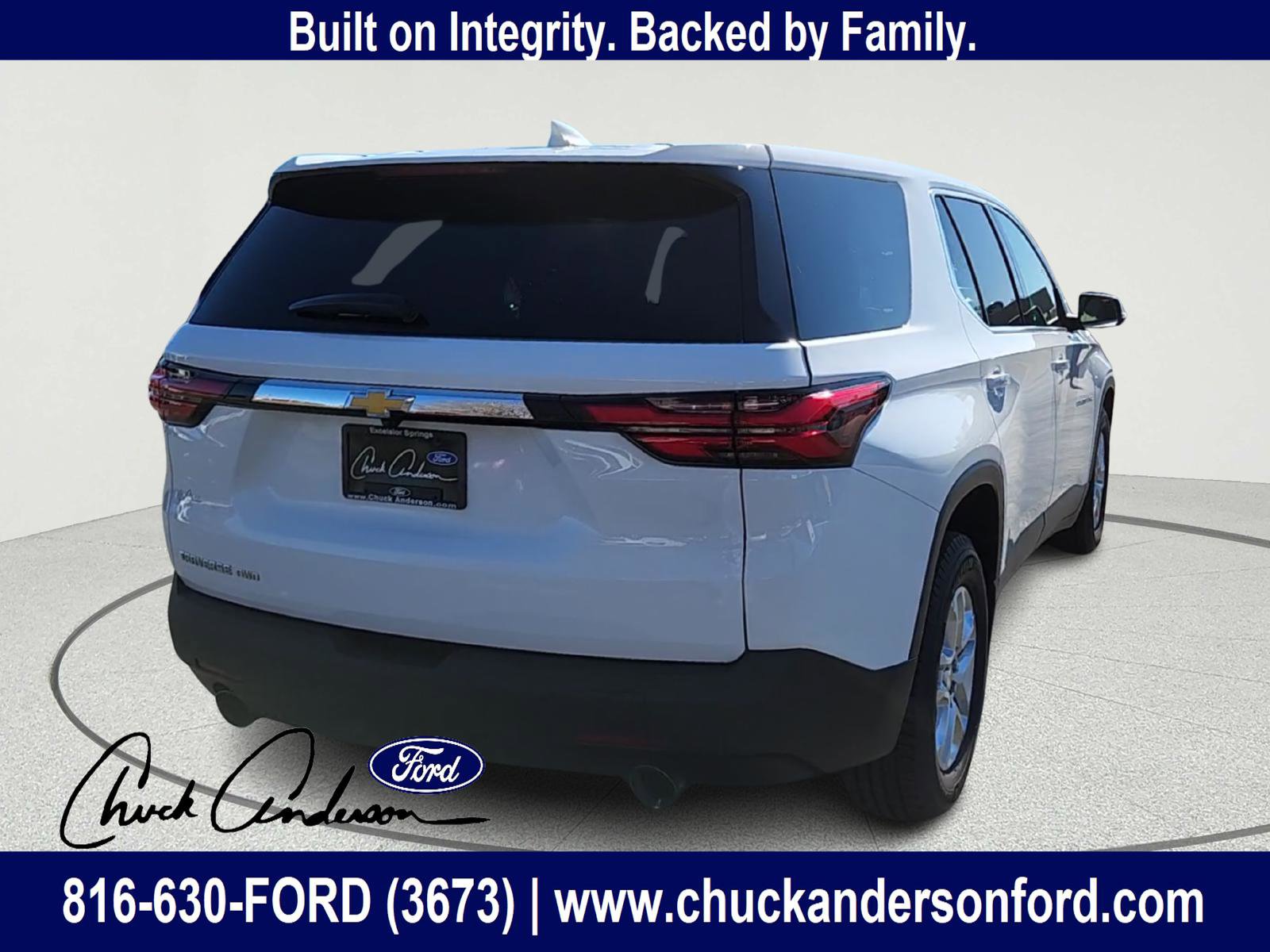 Used 2023 Chevrolet Traverse LS image 5