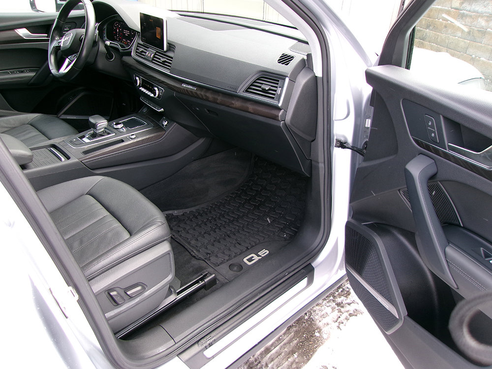 Used 2020 Audi Q5 2.0T Premium Plus w/ Premium Plus Package AWD/4WD image 14