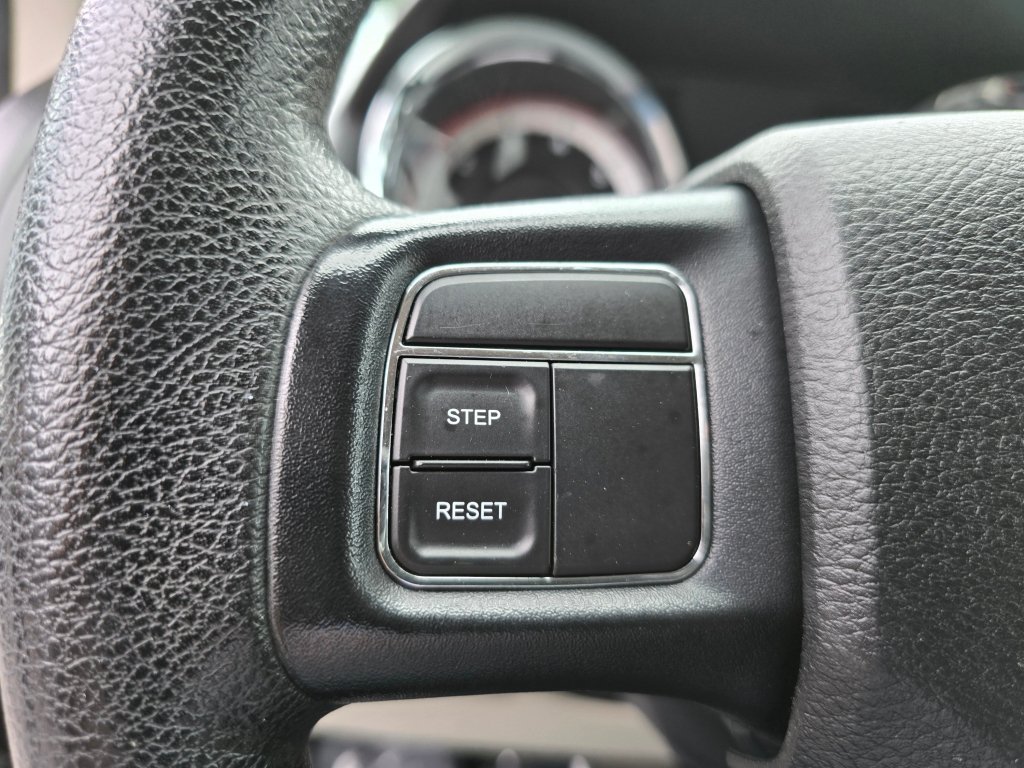 Used 2016 Dodge Grand Caravan SXT FWD image 5