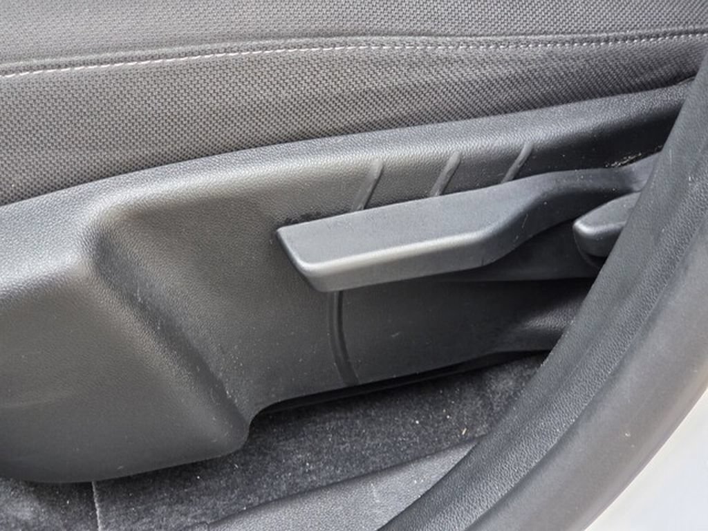 Used 2025 Chevrolet Equinox LT AWD/4WD image 12