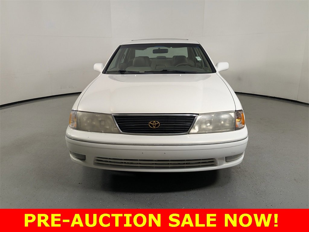 Used 1999 Toyota Avalon XL image 2
