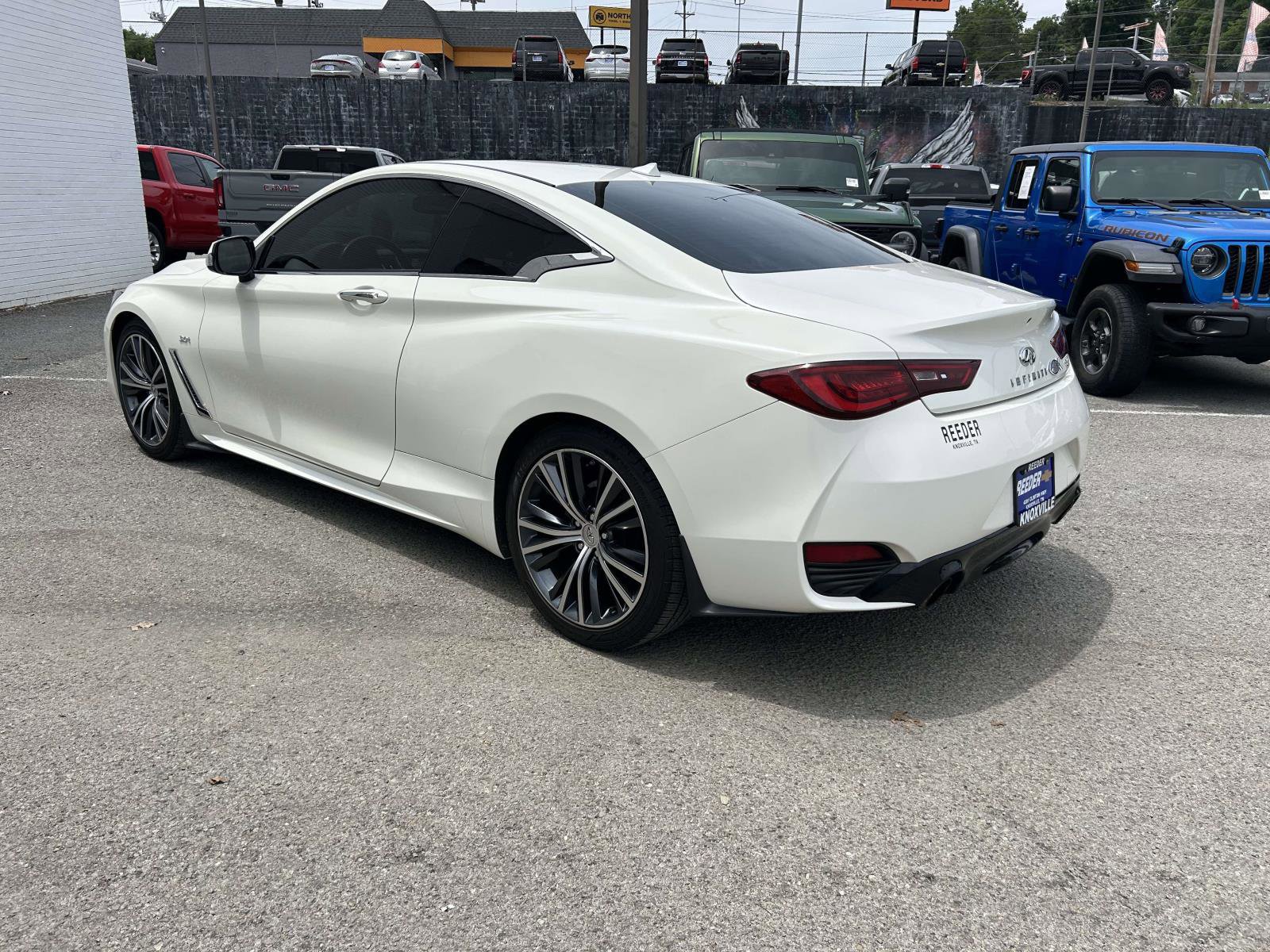Used 2018 INFINITI Q60 3.0t Luxe w/ Sensory Package 3.0T Luxe RWD image 5